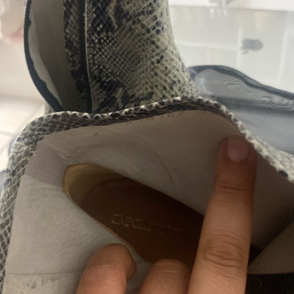 Armani genuine leather, ankle boots, brand new, NO BOX, size 38 (8=US) $275 - Picture 17 of 17